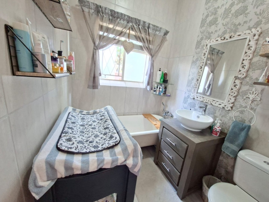 5 Bedroom Property for Sale in Noordhoek Free State